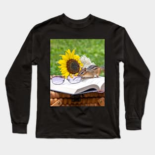 Chipmunk learning to read Long Sleeve T-Shirt